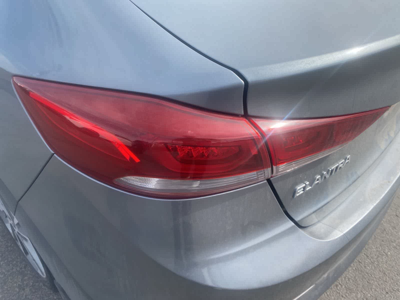 Thumbnail: 2017 Hyundai Elantra - 9