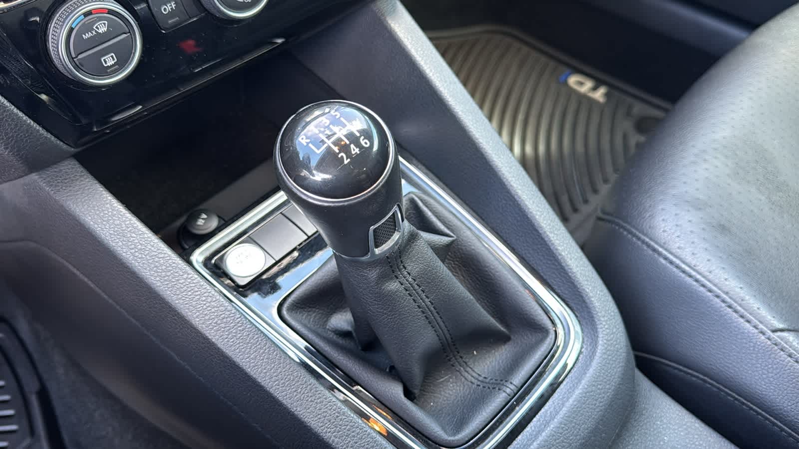 Thumbnail: 2015 Volkswagen Jetta - 13