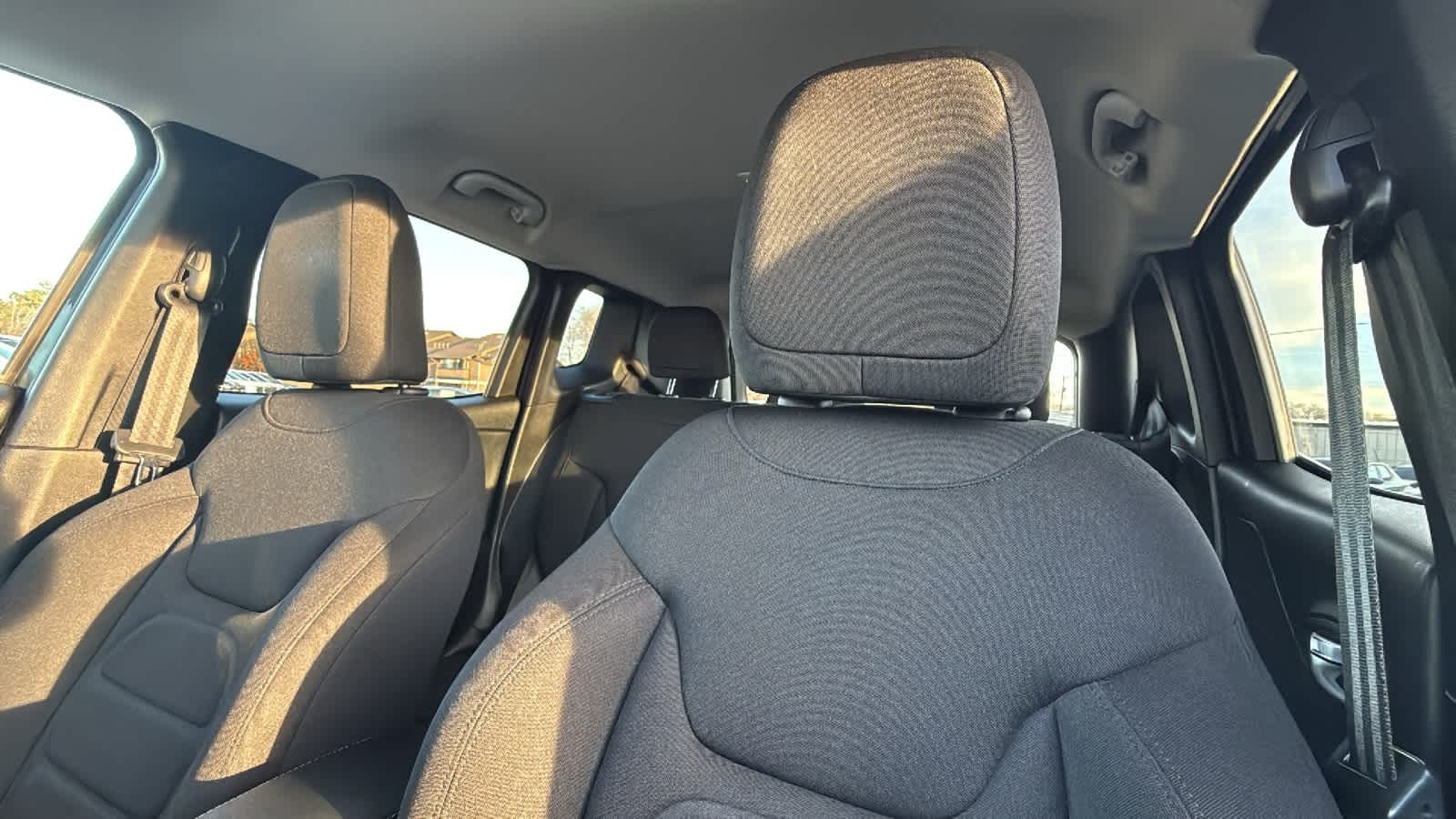 Thumbnail: 2022 Jeep Renegade - 11