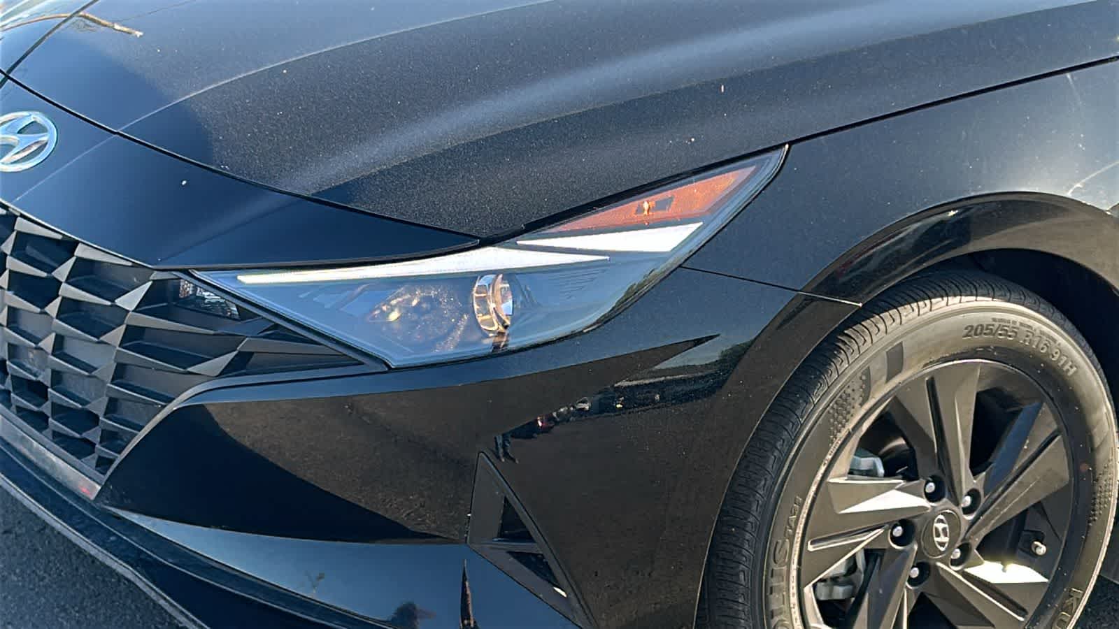 Thumbnail: 2022 Hyundai Elantra - 2