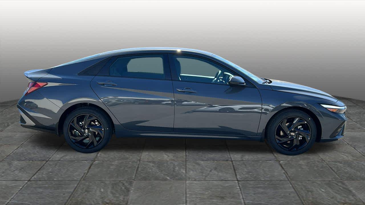 Thumbnail: 2026 Hyundai Elantra - 4