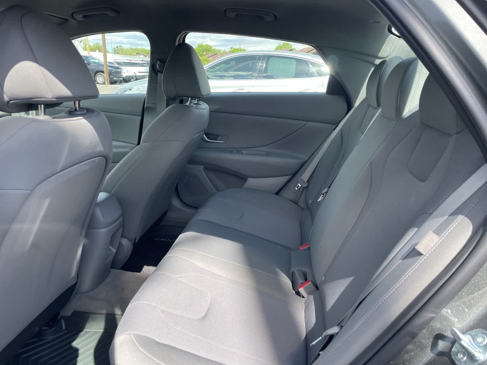 2025 Hyundai Elantra SE 11