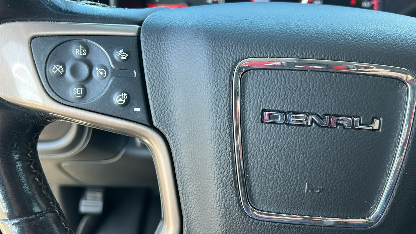 Thumbnail: 2015 GMC Sierra 2500 - 19