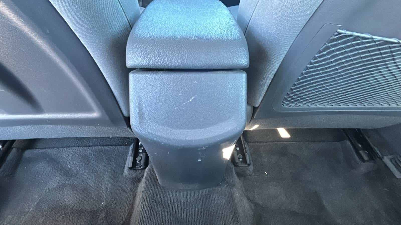 Thumbnail: 2020 Hyundai Ioniq - 25