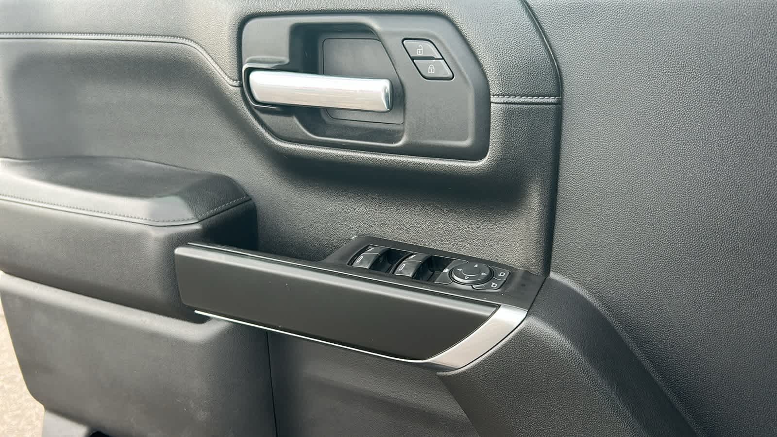 Thumbnail: 2021 Chevrolet Silverado 1500 - 22