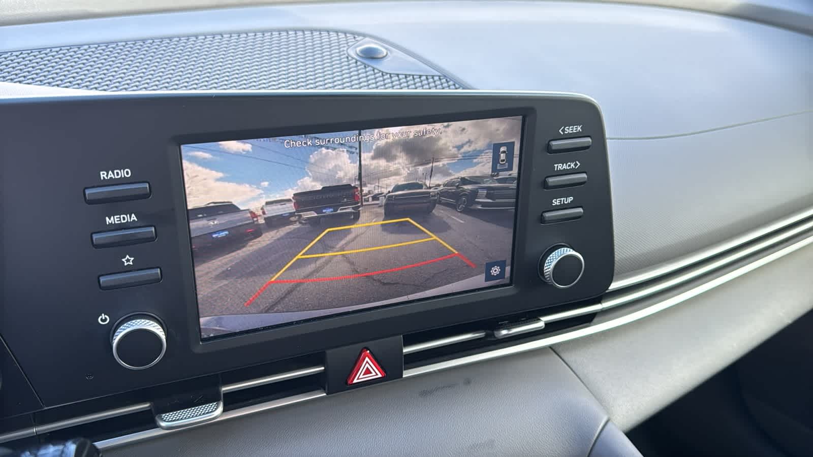 Thumbnail: 2022 Hyundai Elantra - 16