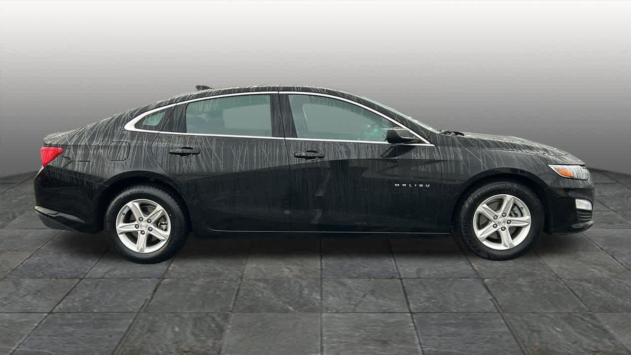 Thumbnail: 2023 Chevrolet Malibu - 4