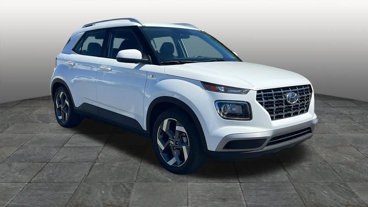 Thumbnail: 2022 Hyundai Venue - 3