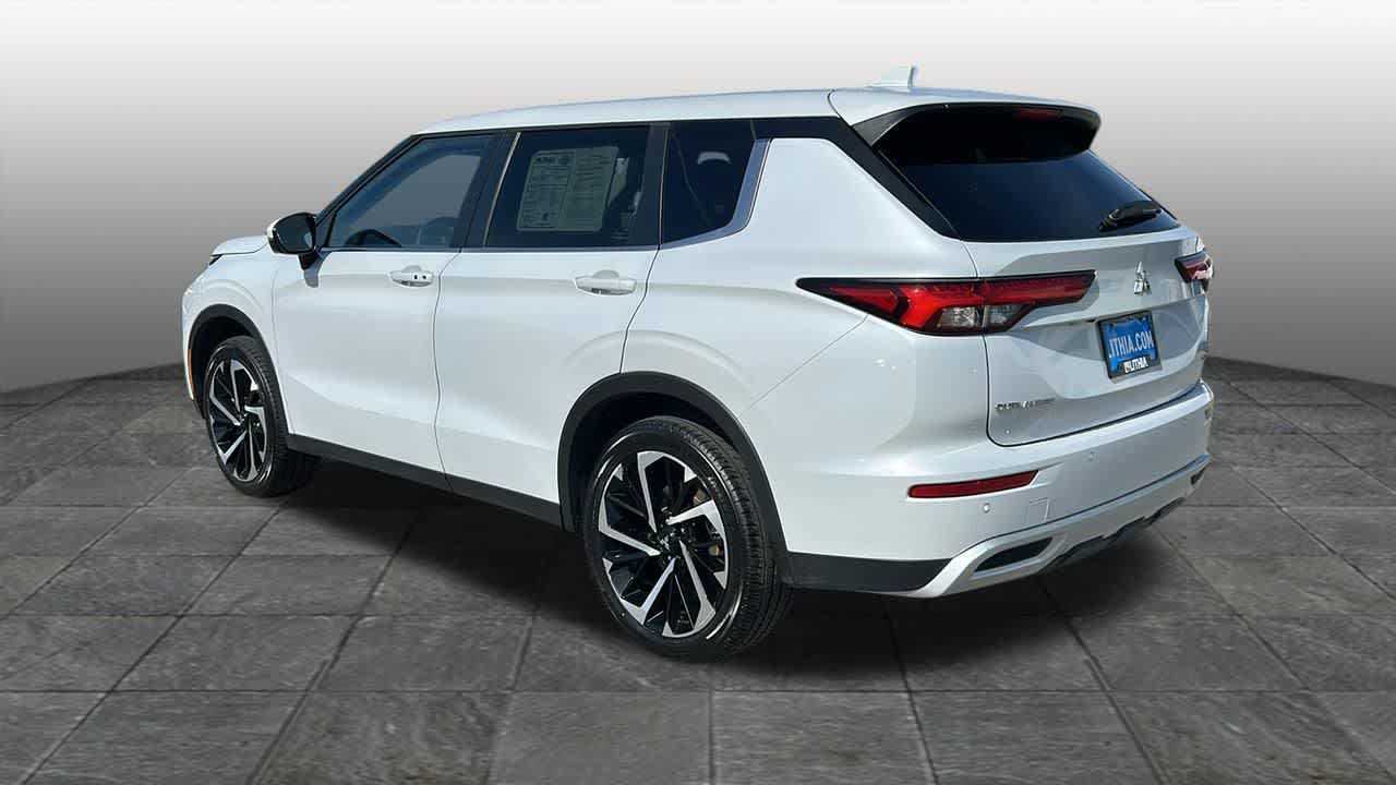 Thumbnail: 2024 Mitsubishi Outlander - 7
