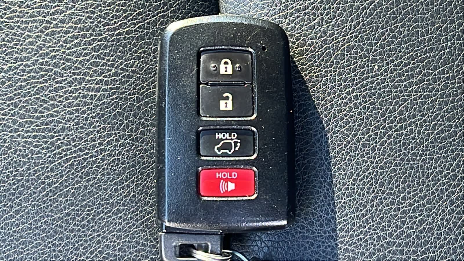 Thumbnail: 2018 Toyota RAV4 - 29