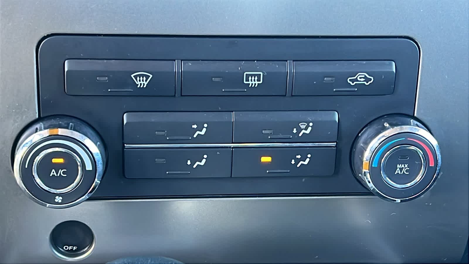 Thumbnail: 2011 Nissan Titan - 14