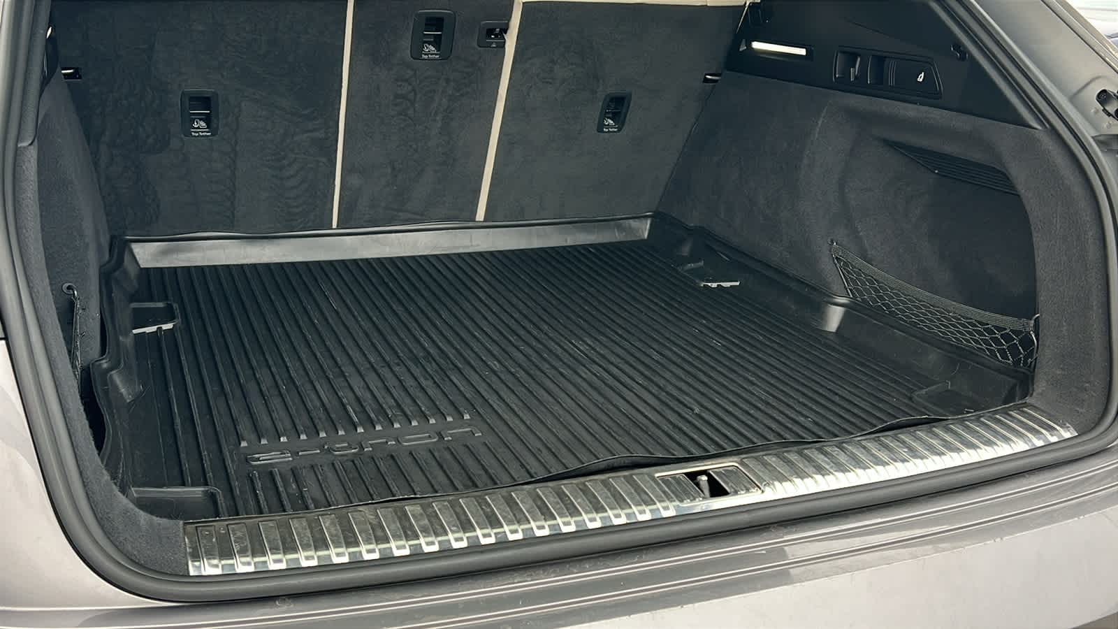 Thumbnail: 2019 Audi e-tron - 27