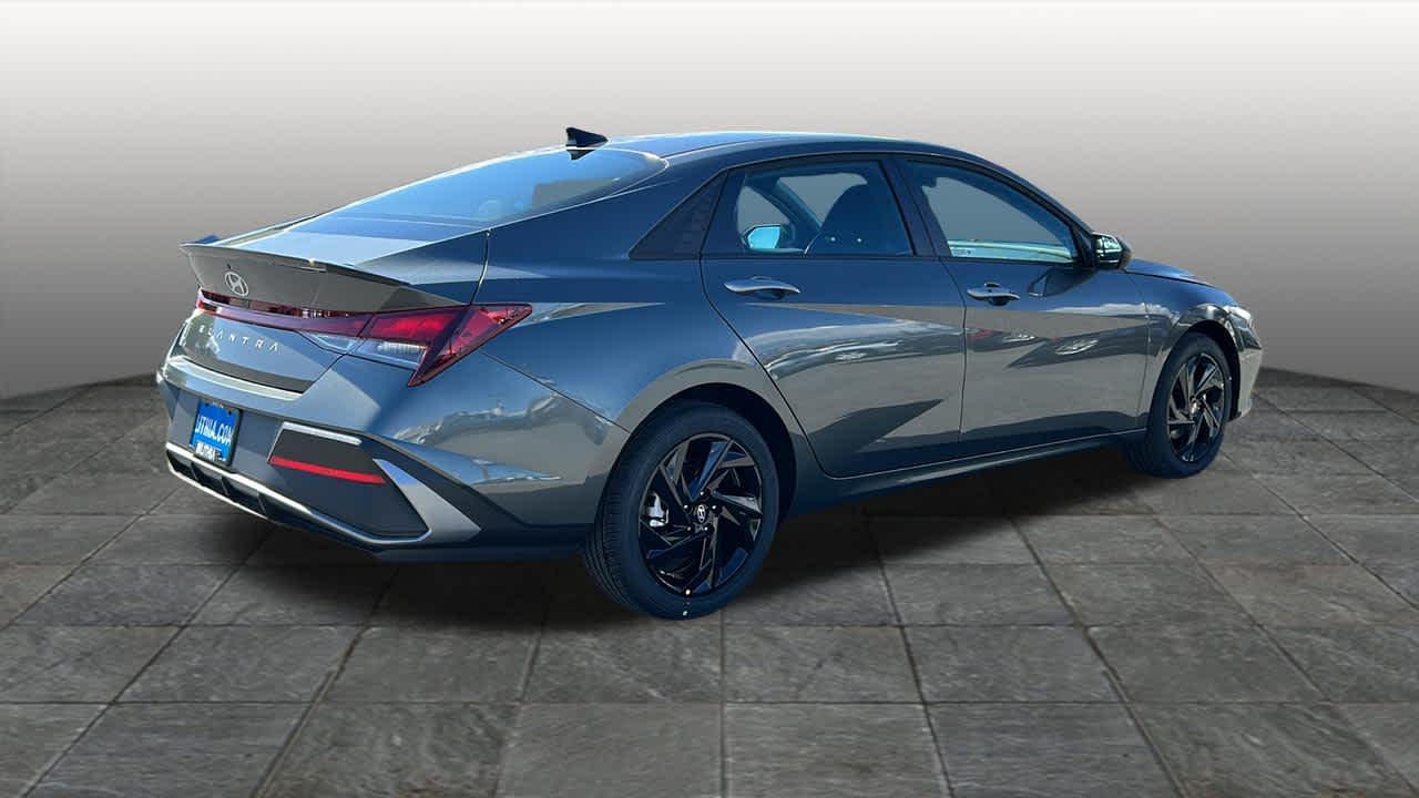 Thumbnail: 2026 Hyundai Elantra - 4