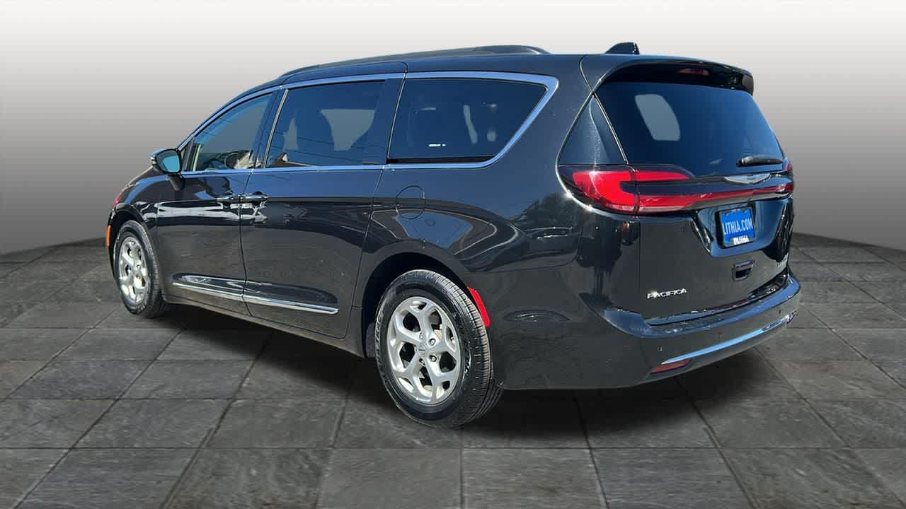 Thumbnail: 2023 Chrysler Pacifica - 7