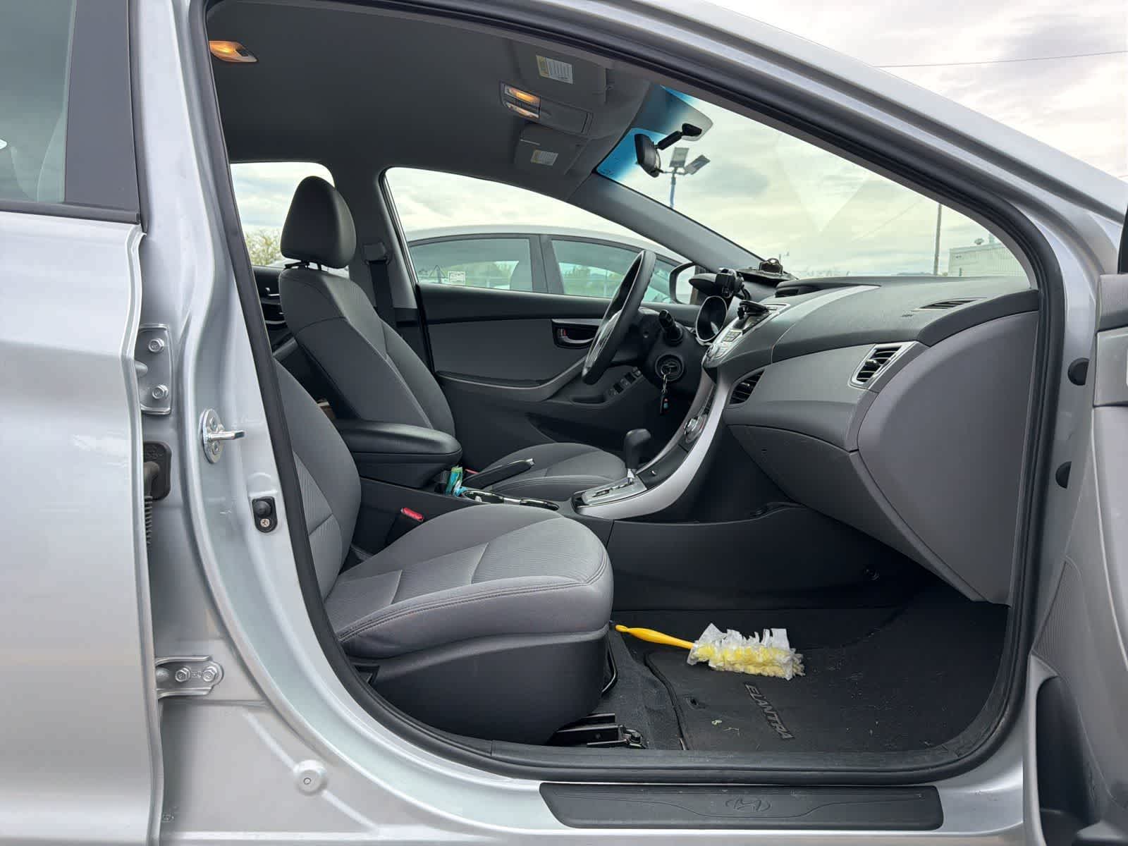 Thumbnail: 2011 Hyundai Elantra - 20