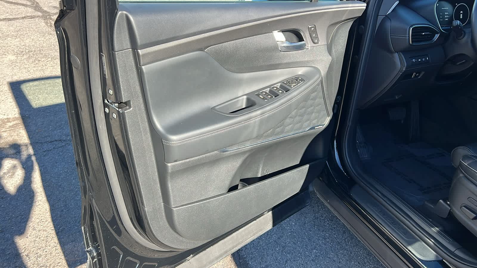 Thumbnail: 2022 Hyundai Santa Fe - 23