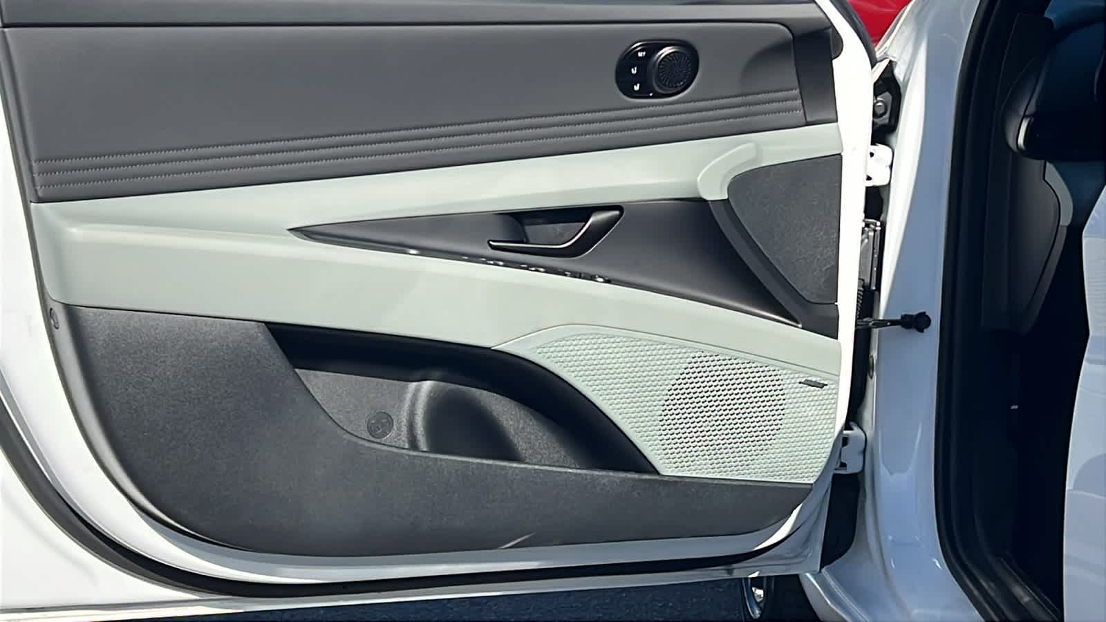 Thumbnail: 2025 Hyundai Elantra - 23