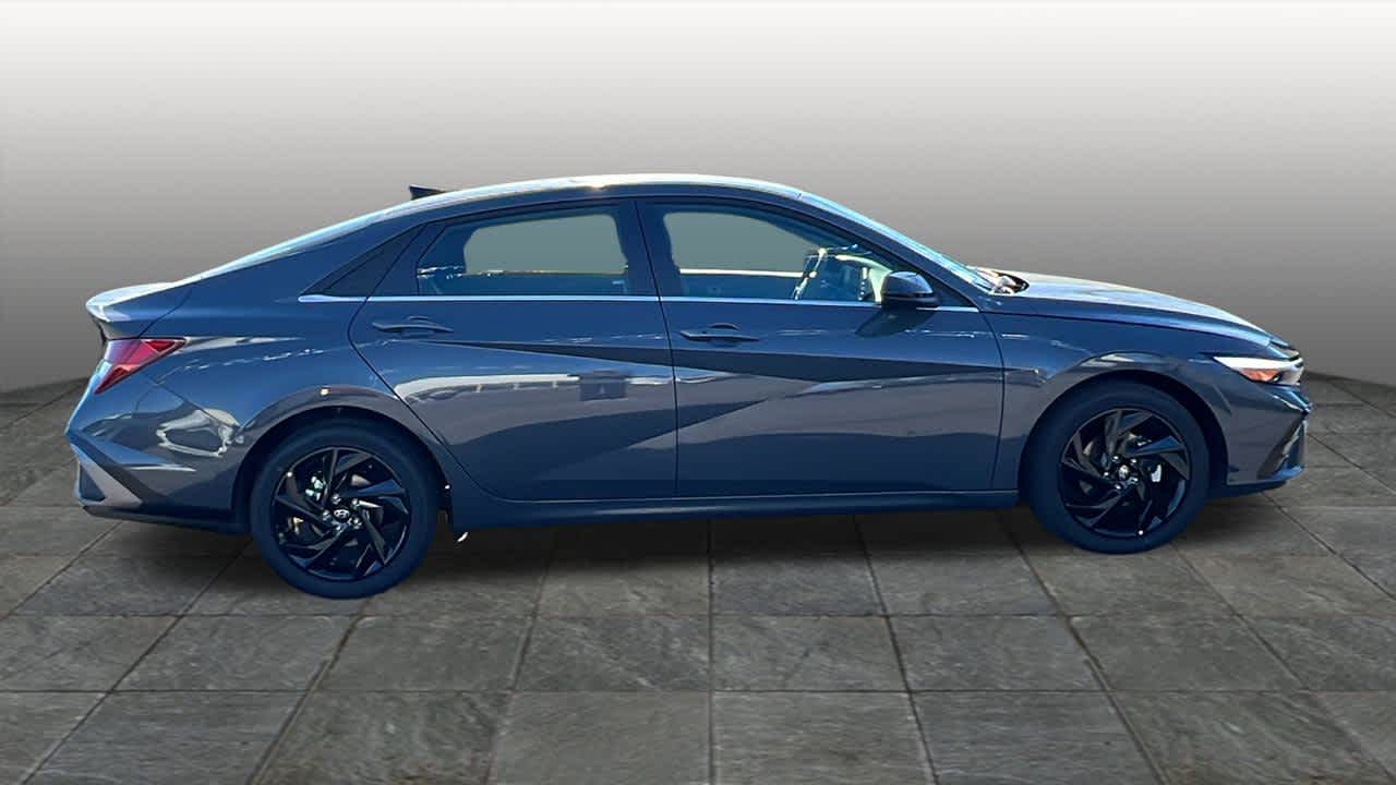 Thumbnail: 2026 Hyundai Elantra - 4