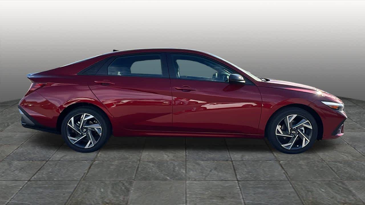 Thumbnail: 2025 Hyundai Elantra - 4