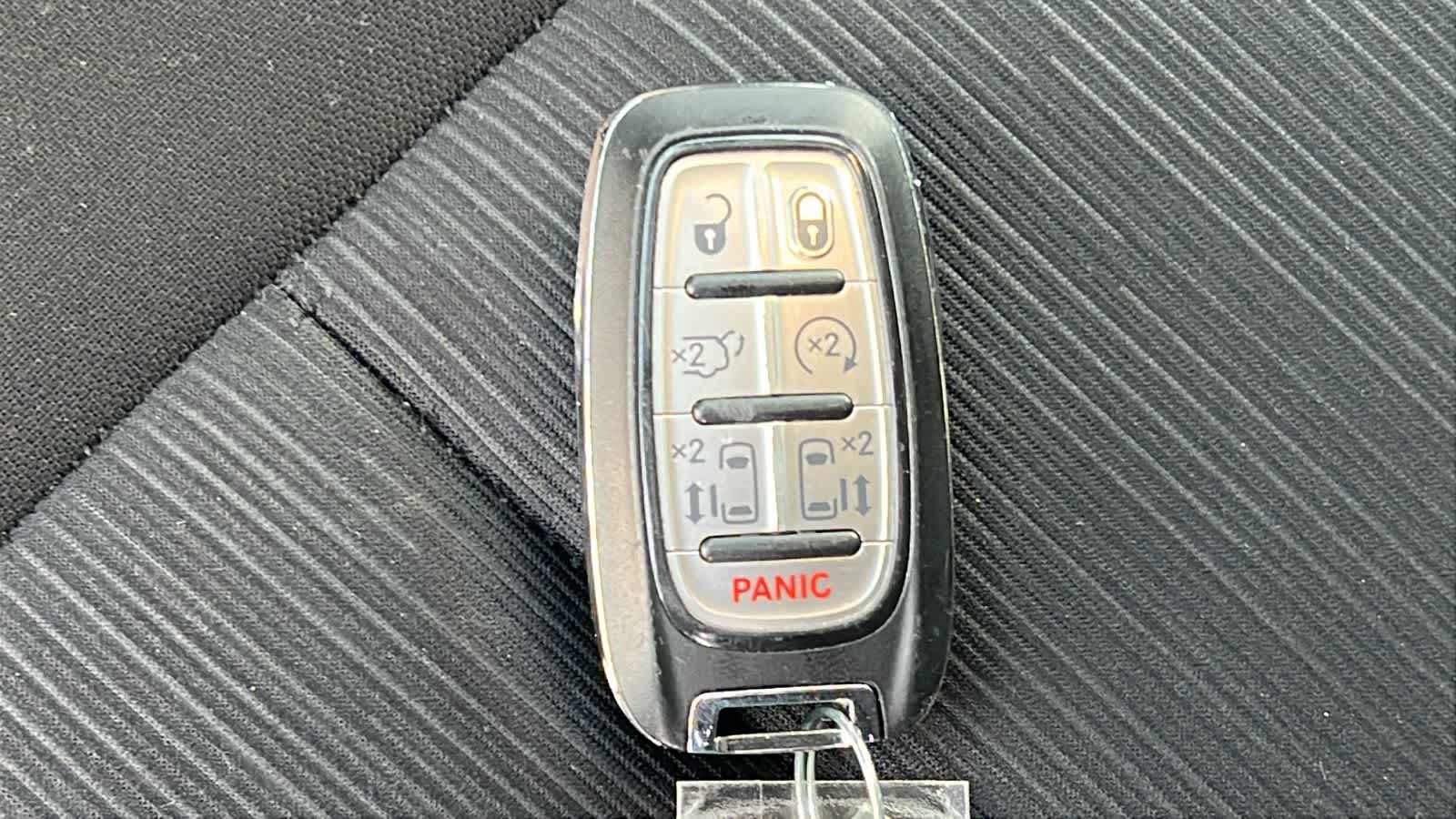 Thumbnail: 2023 Chrysler Voyager - 29