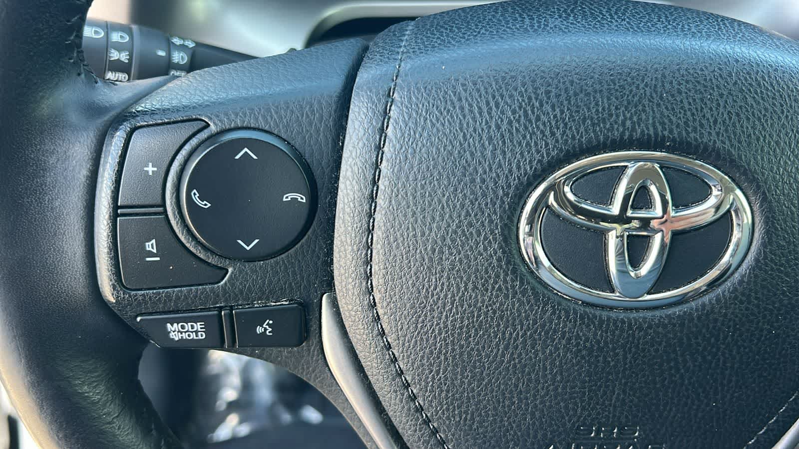 Thumbnail: 2018 Toyota RAV4 - 19