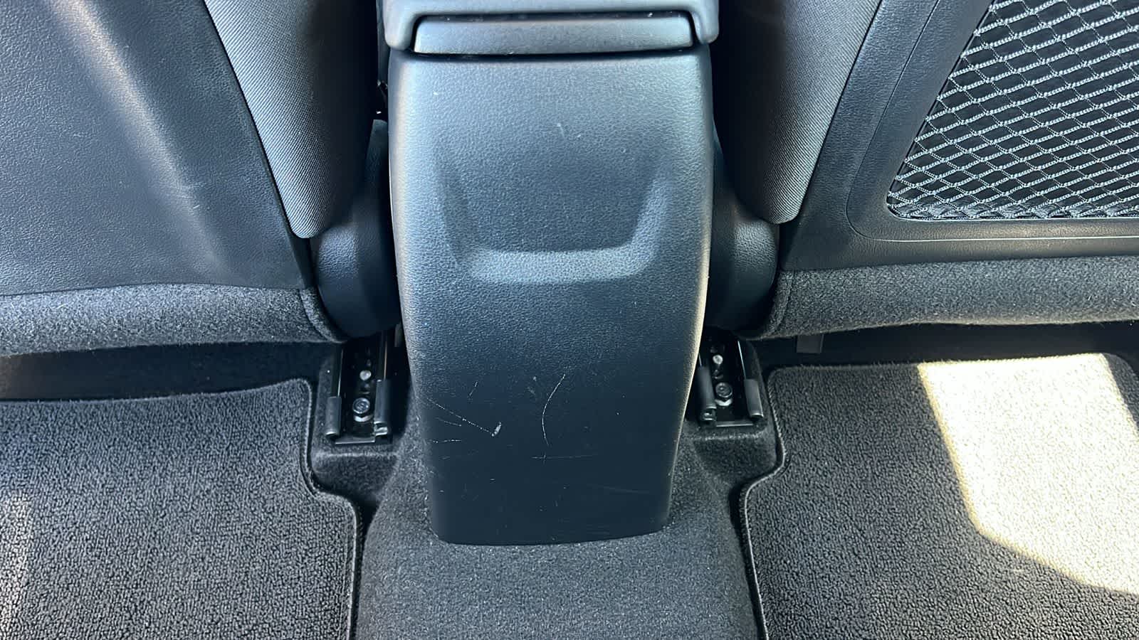 Thumbnail: 2022 Hyundai Venue - 25