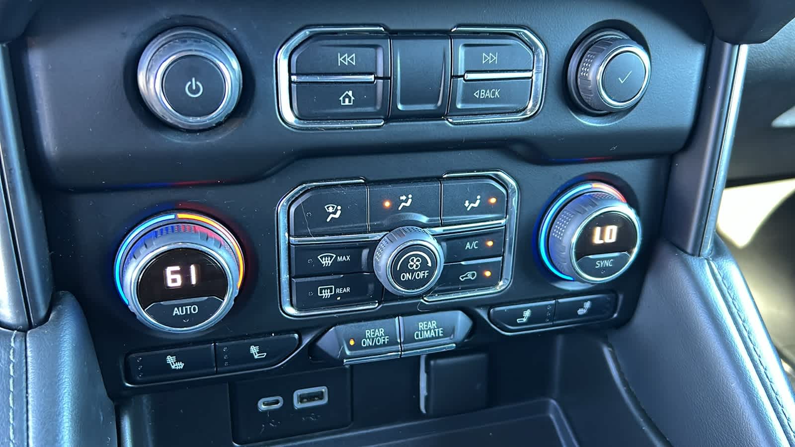 Thumbnail: 2021 Chevrolet Tahoe - 14