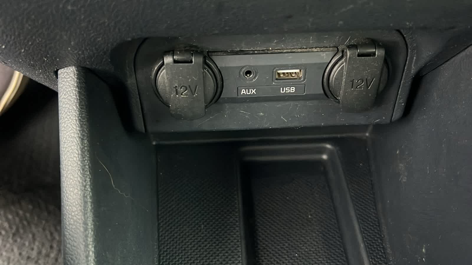 Thumbnail: 2016 Kia Rio - 16