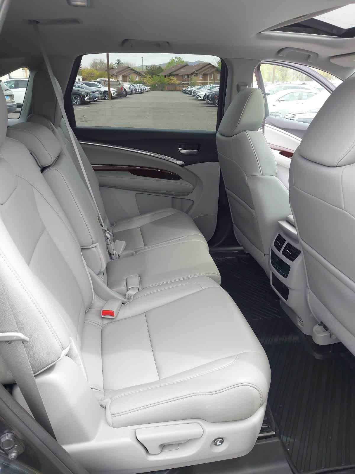 Thumbnail: 2015 Acura MDX - 16