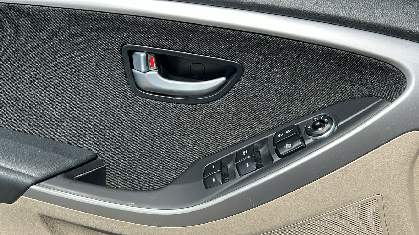 Thumbnail: 2016 Hyundai Elantra - 22