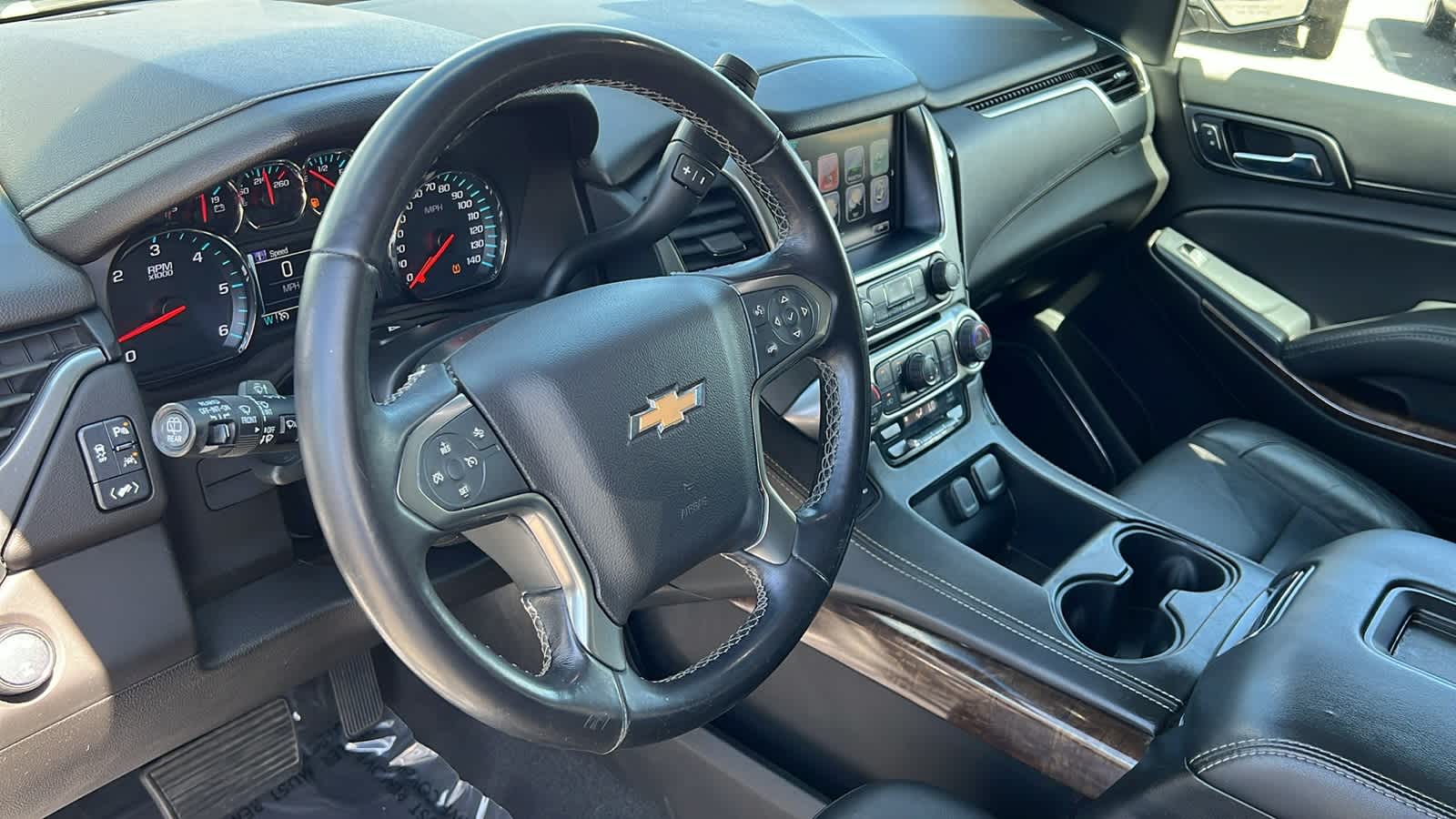 Thumbnail: 2019 Chevrolet Suburban - 10
