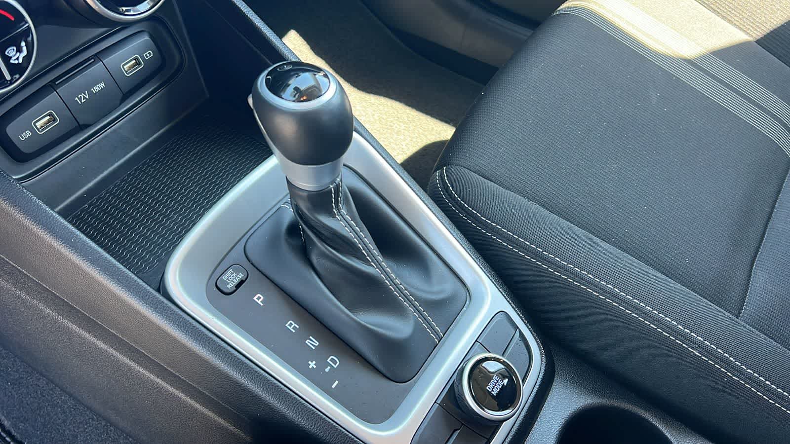 Thumbnail: 2022 Hyundai Venue - 13