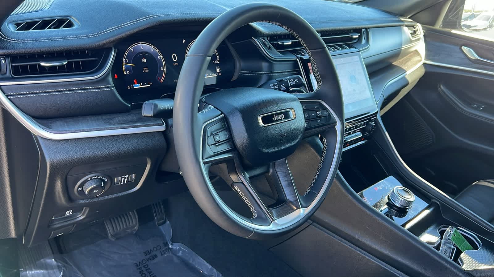 Thumbnail: 2024 Jeep Grand Cherokee L - 10