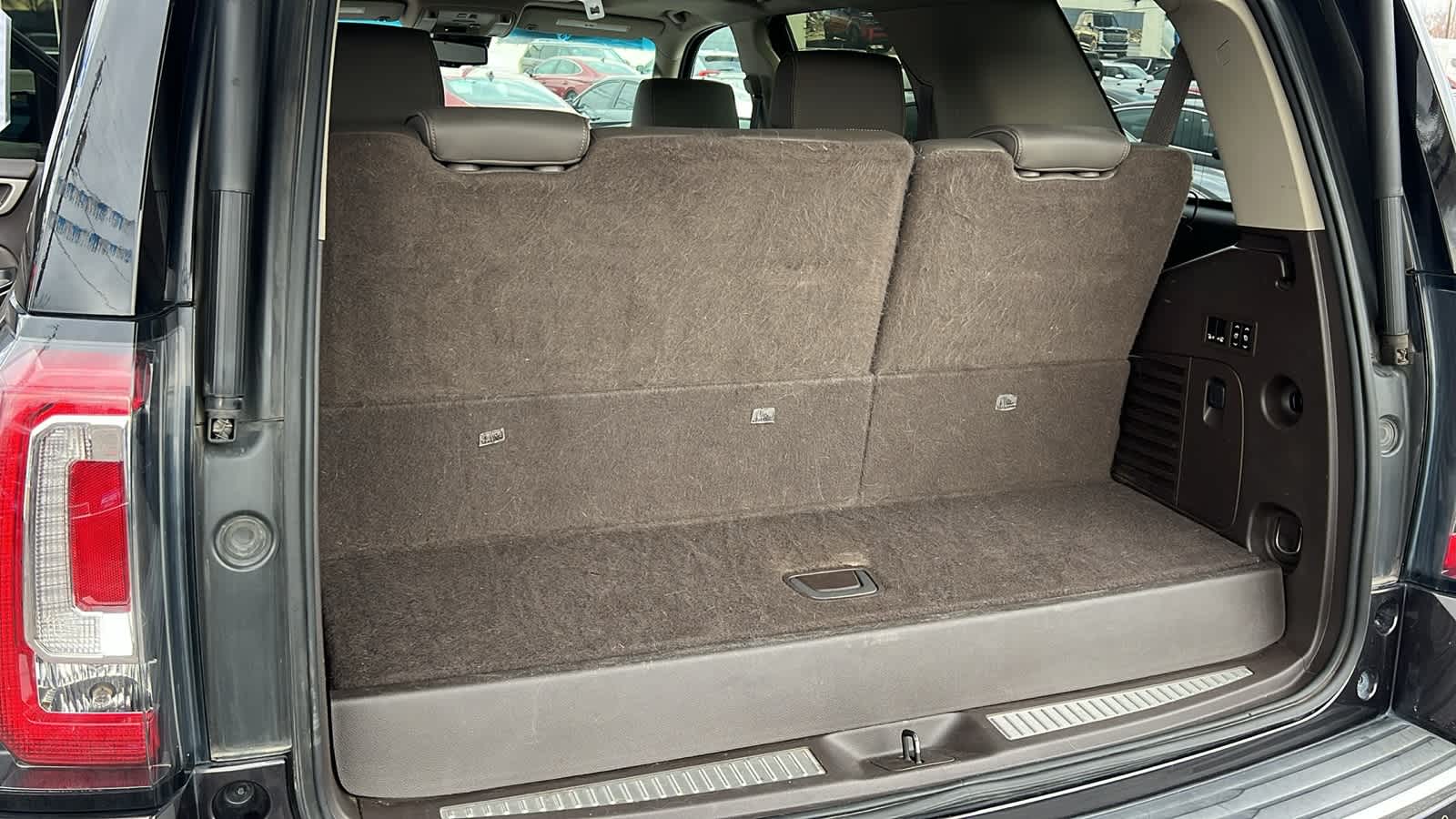 Thumbnail: 2015 GMC Yukon - 26