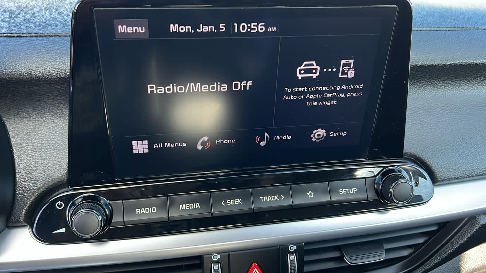 Thumbnail: 2023 Kia Forte - 15