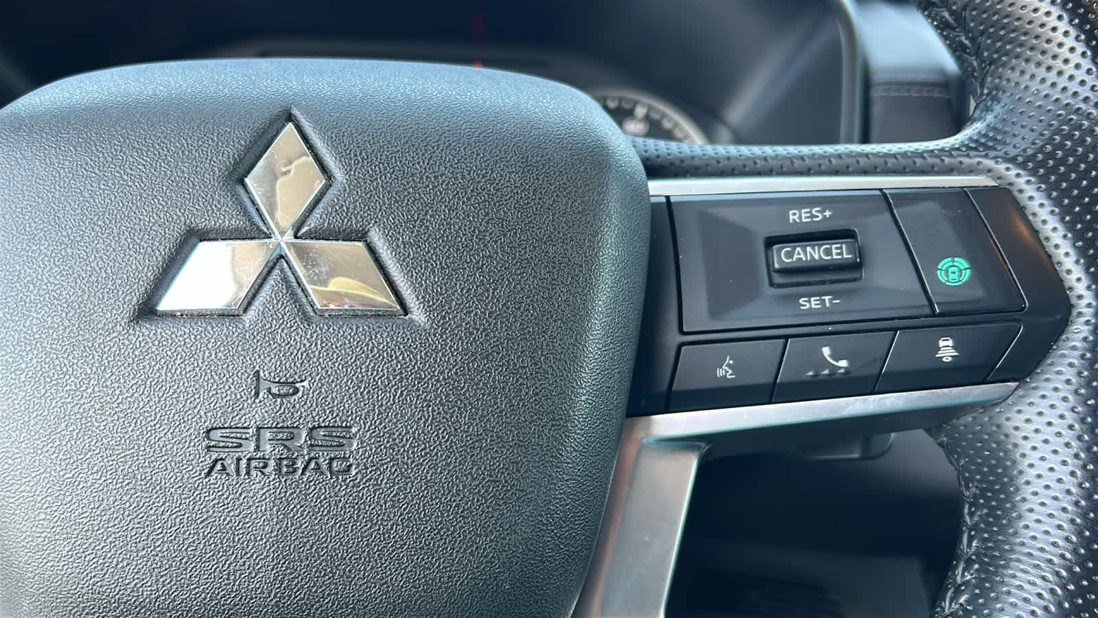 Thumbnail: 2024 Mitsubishi Outlander - 20