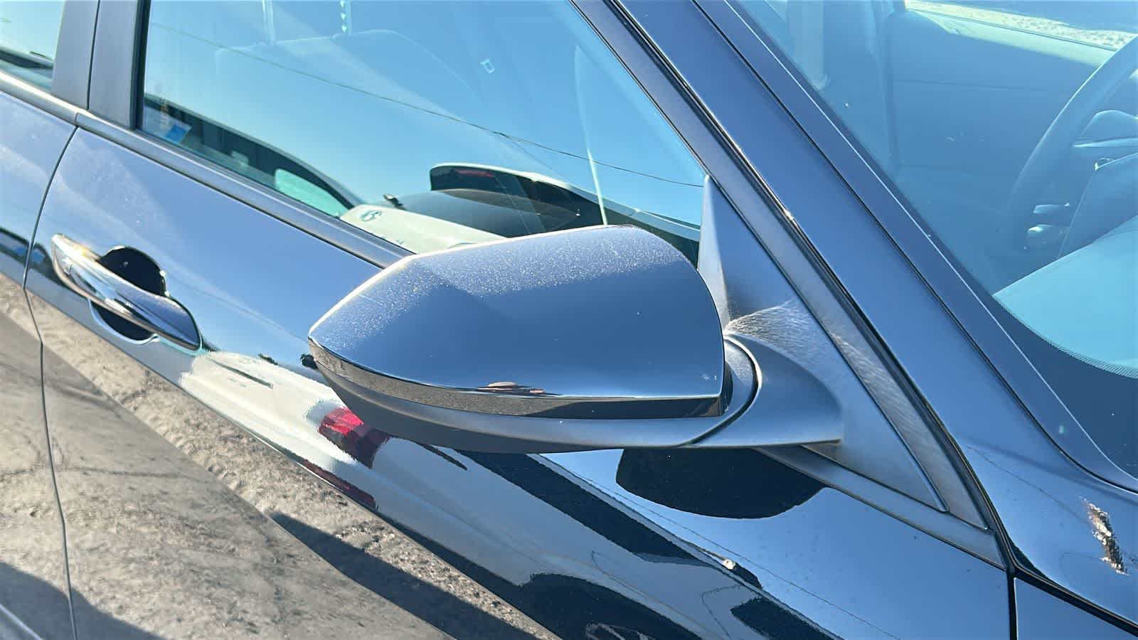 Thumbnail: 2022 Hyundai Elantra - 18