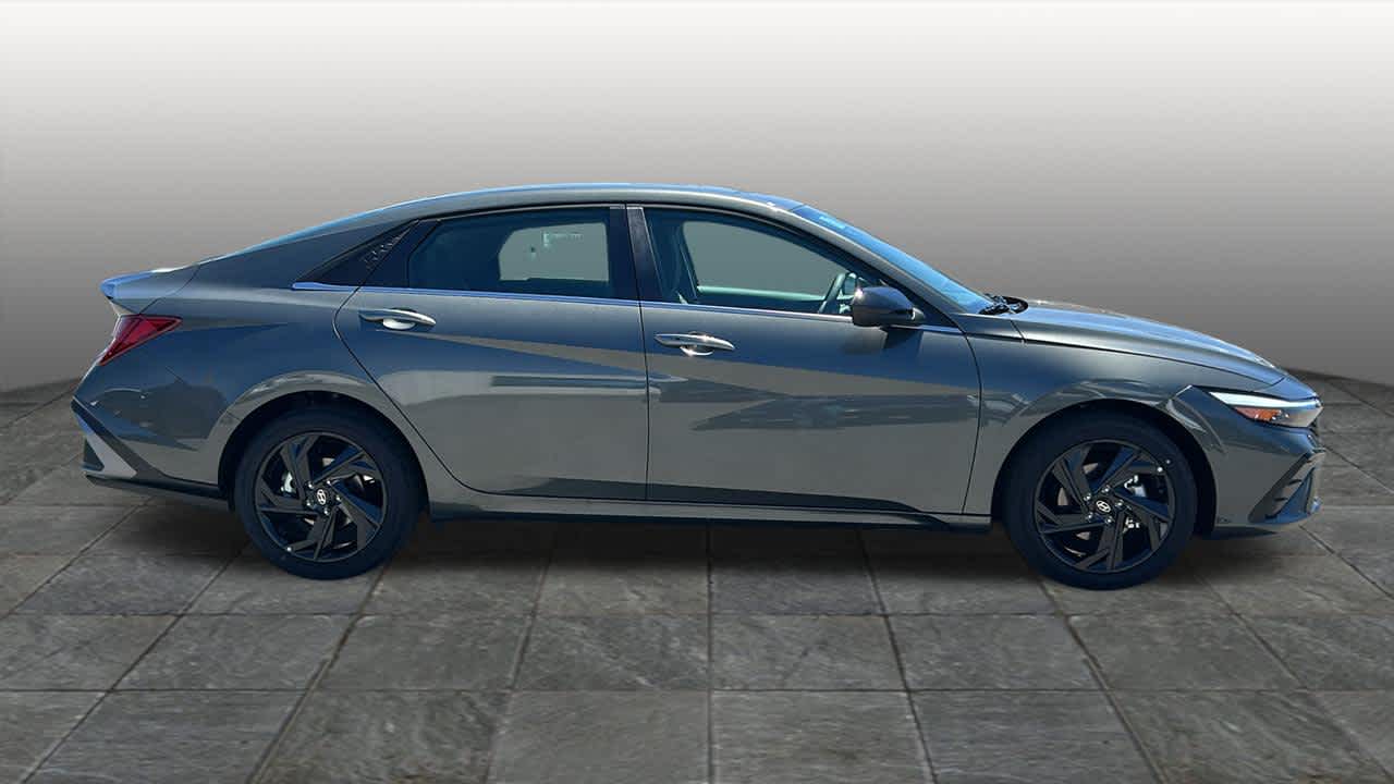 Thumbnail: 2026 Hyundai Elantra - 4
