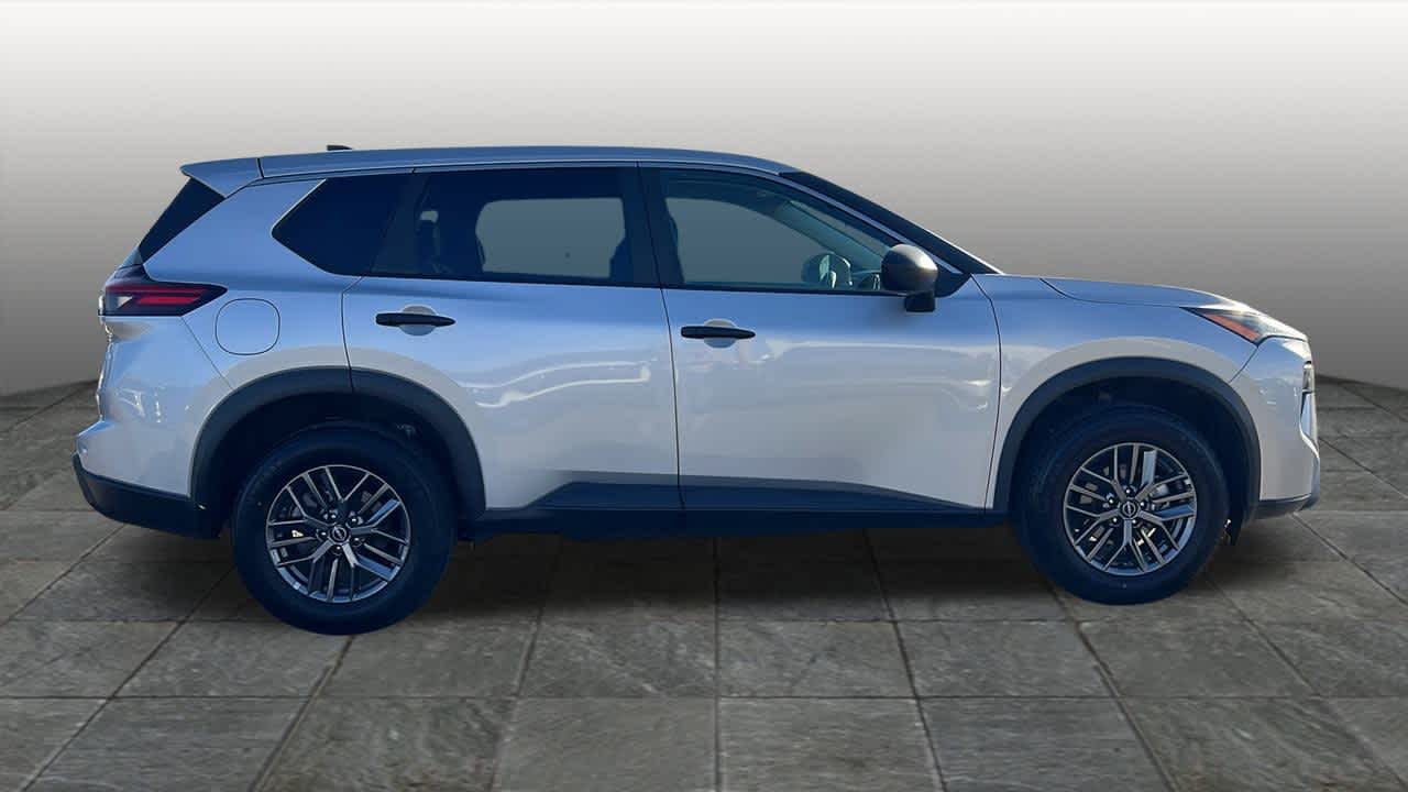 Thumbnail: 2024 Nissan Rogue - 4