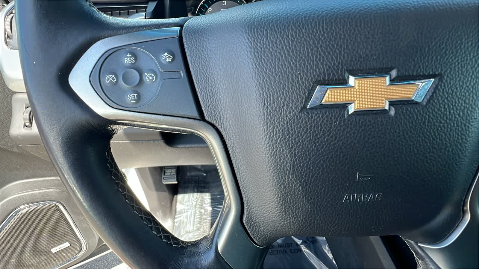 Thumbnail: 2019 Chevrolet Suburban - 19