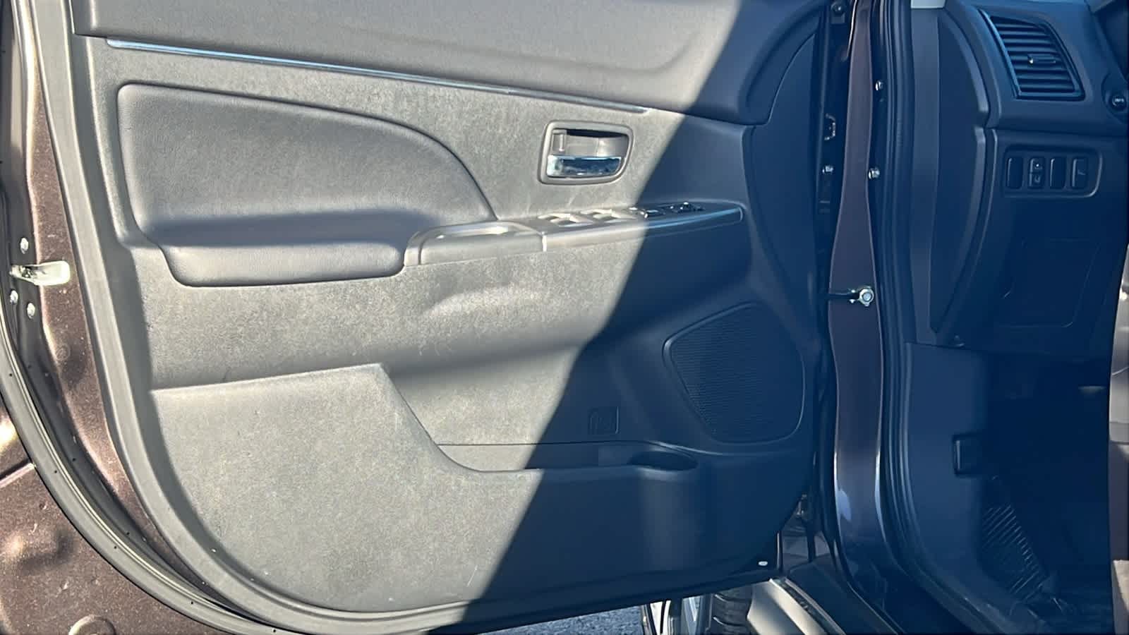 Thumbnail: 2024 Mitsubishi Outlander Sport - 23