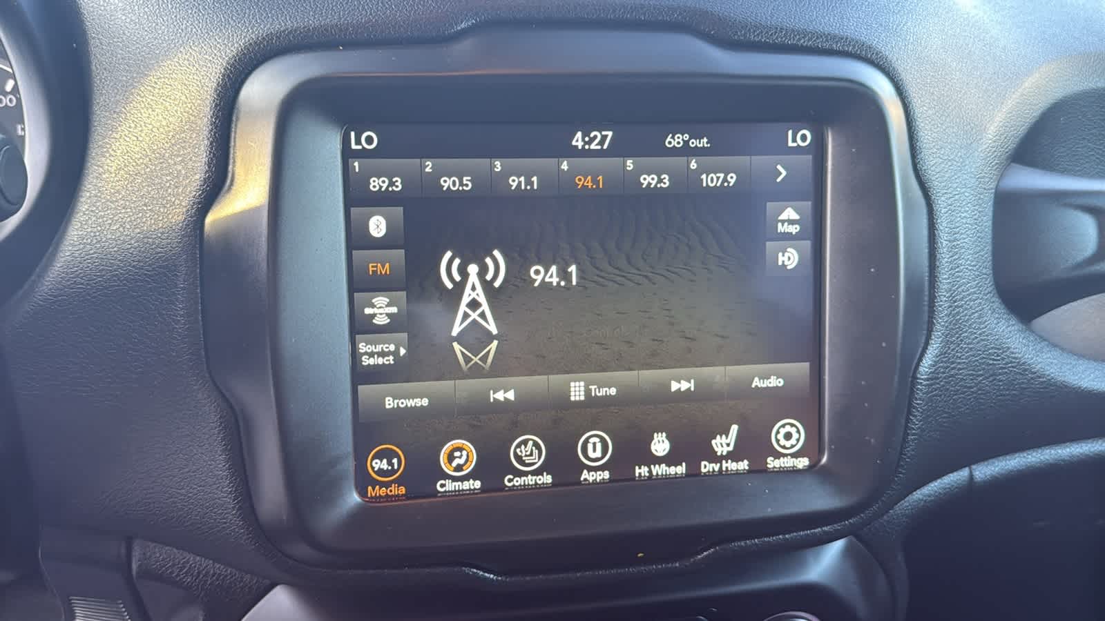 Thumbnail: 2022 Jeep Renegade - 15