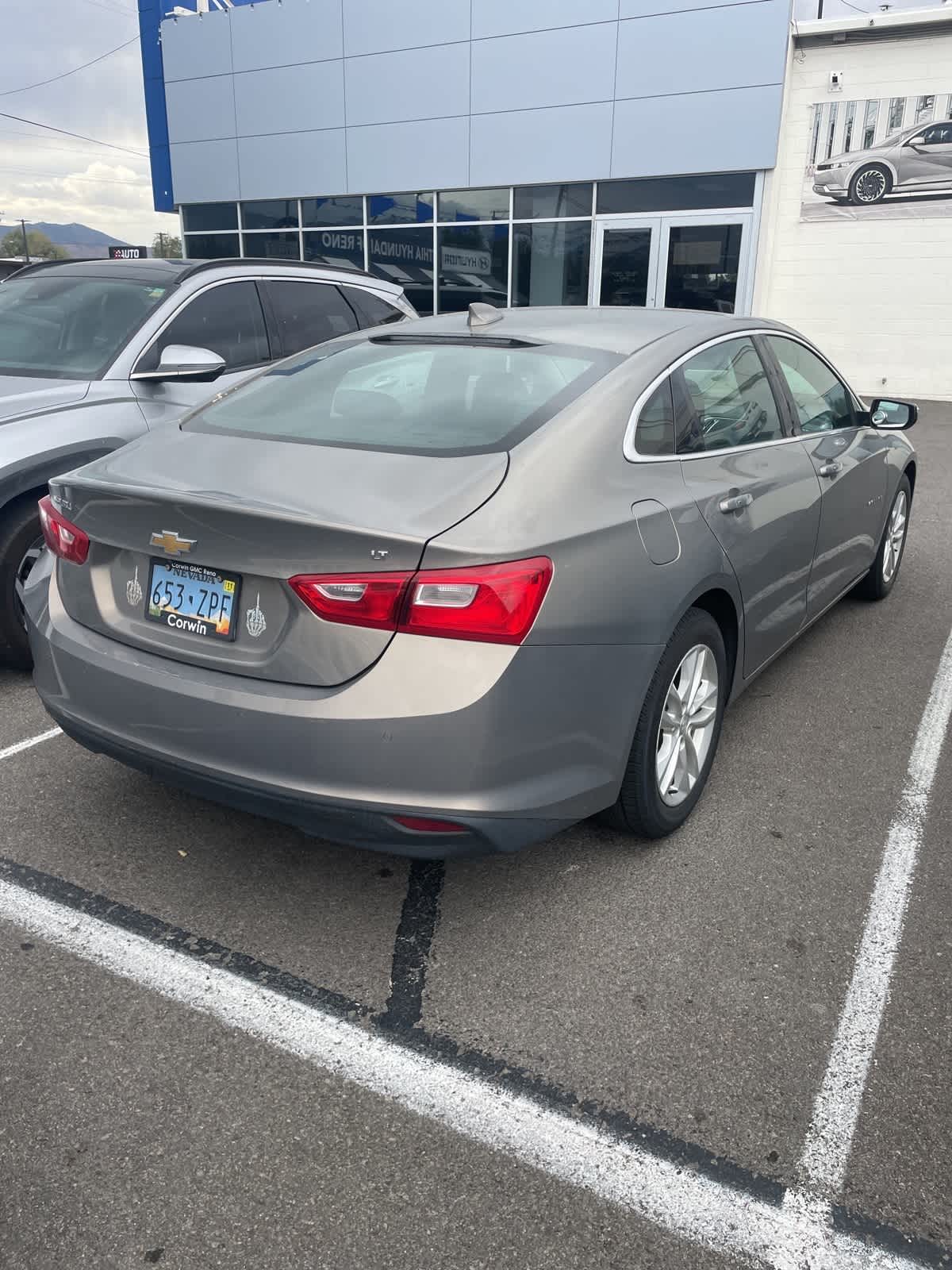 Thumbnail: 2017 Chevrolet Malibu - 5