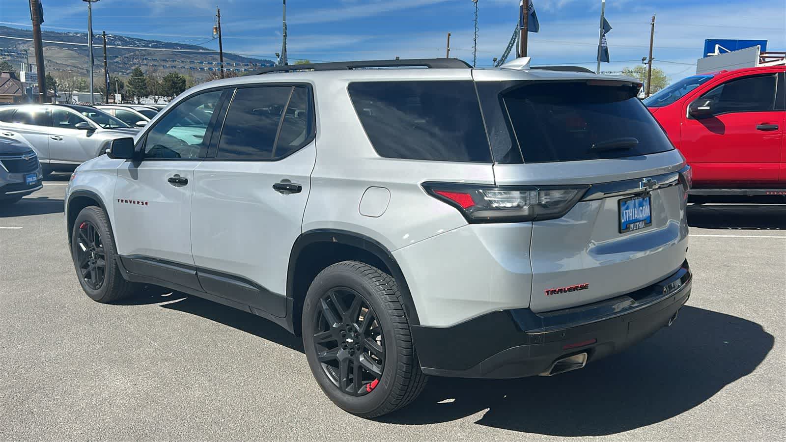 Thumbnail: 2021 Chevrolet Traverse - 8