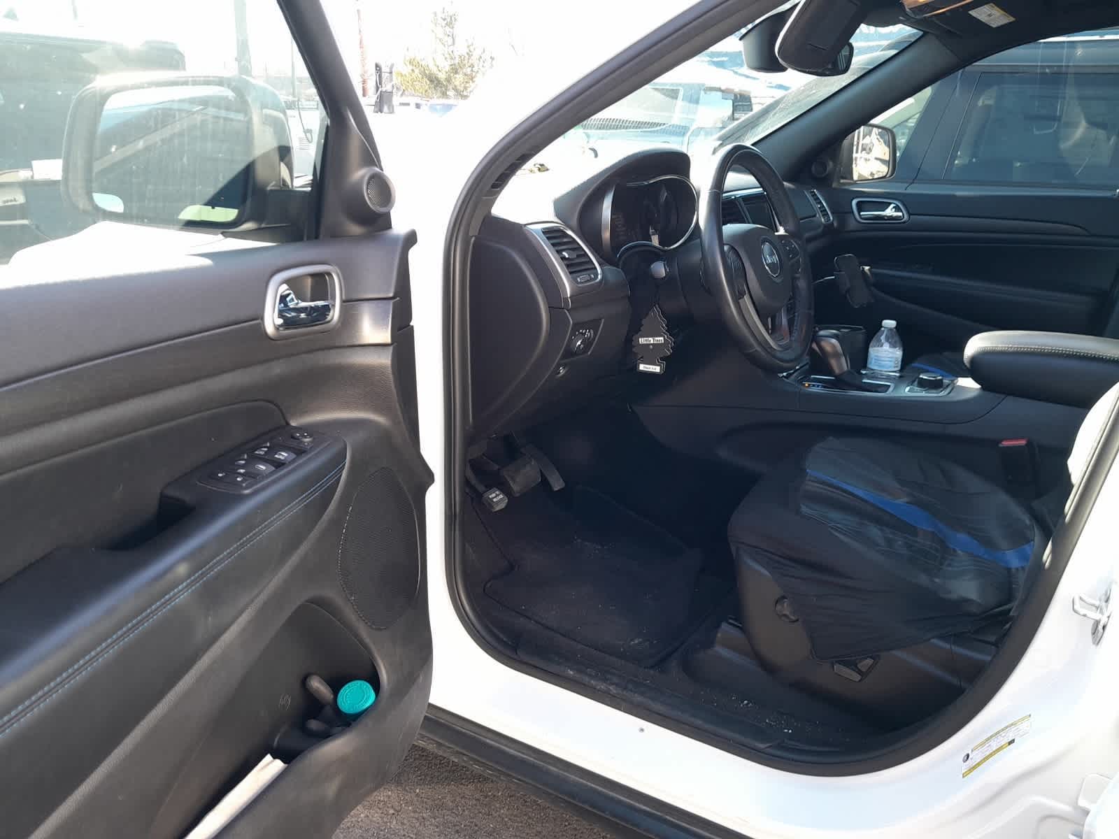 Thumbnail: 2018 Jeep Grand Cherokee - 13