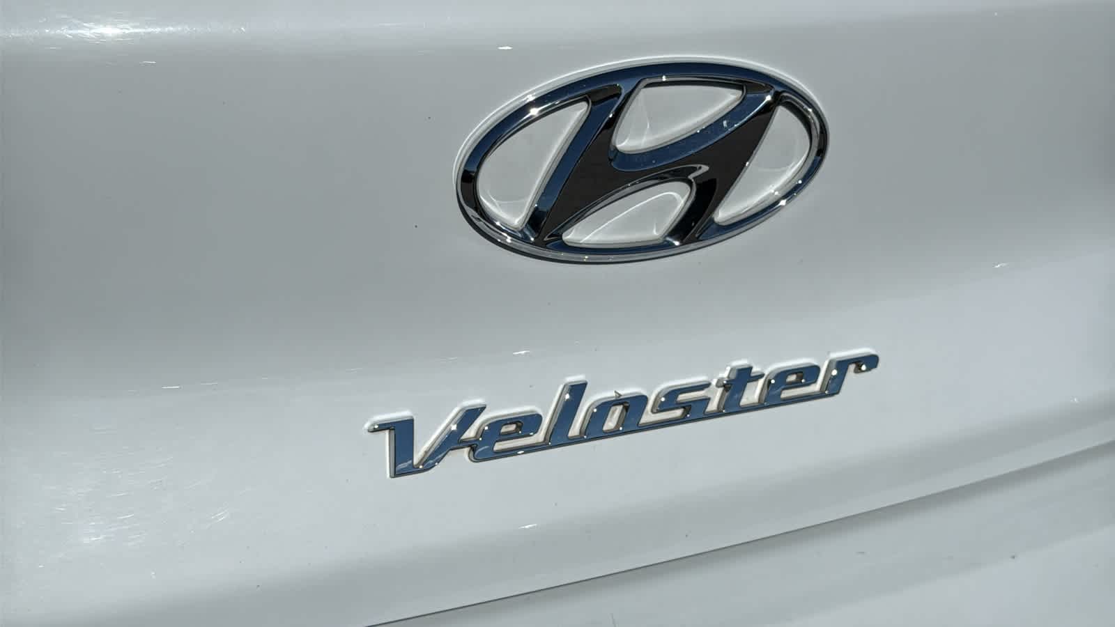 Thumbnail: 2019 Hyundai Veloster - 28