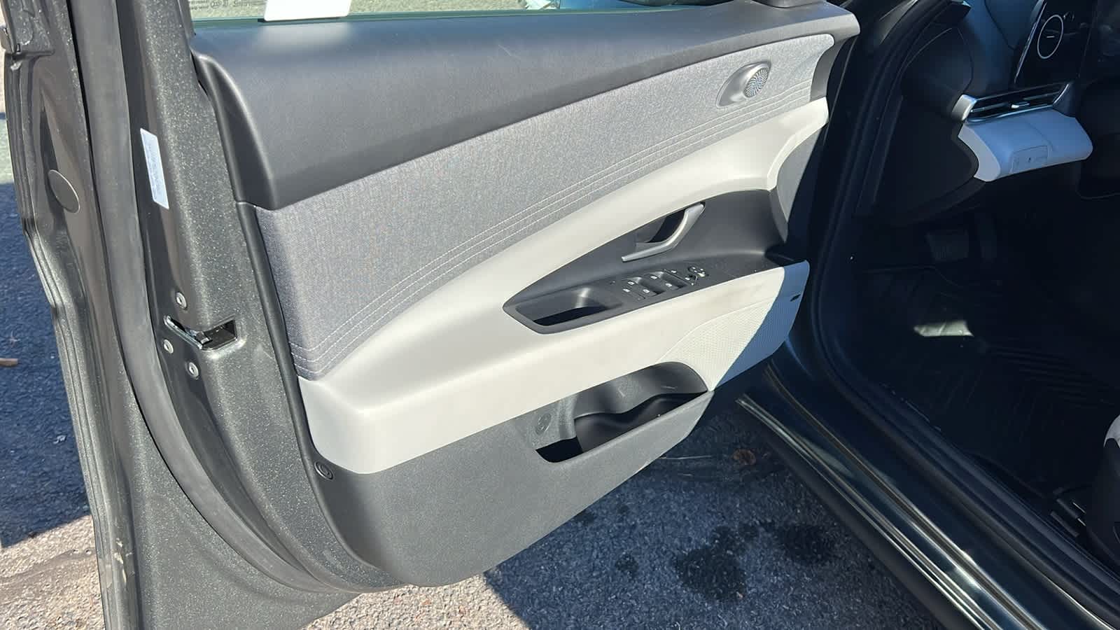 Thumbnail: 2025 Hyundai Elantra - 23