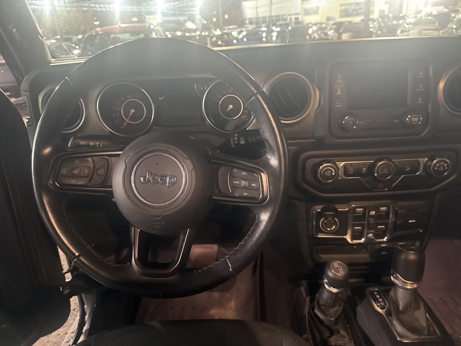 Thumbnail: 2019 Jeep Wrangler - 21