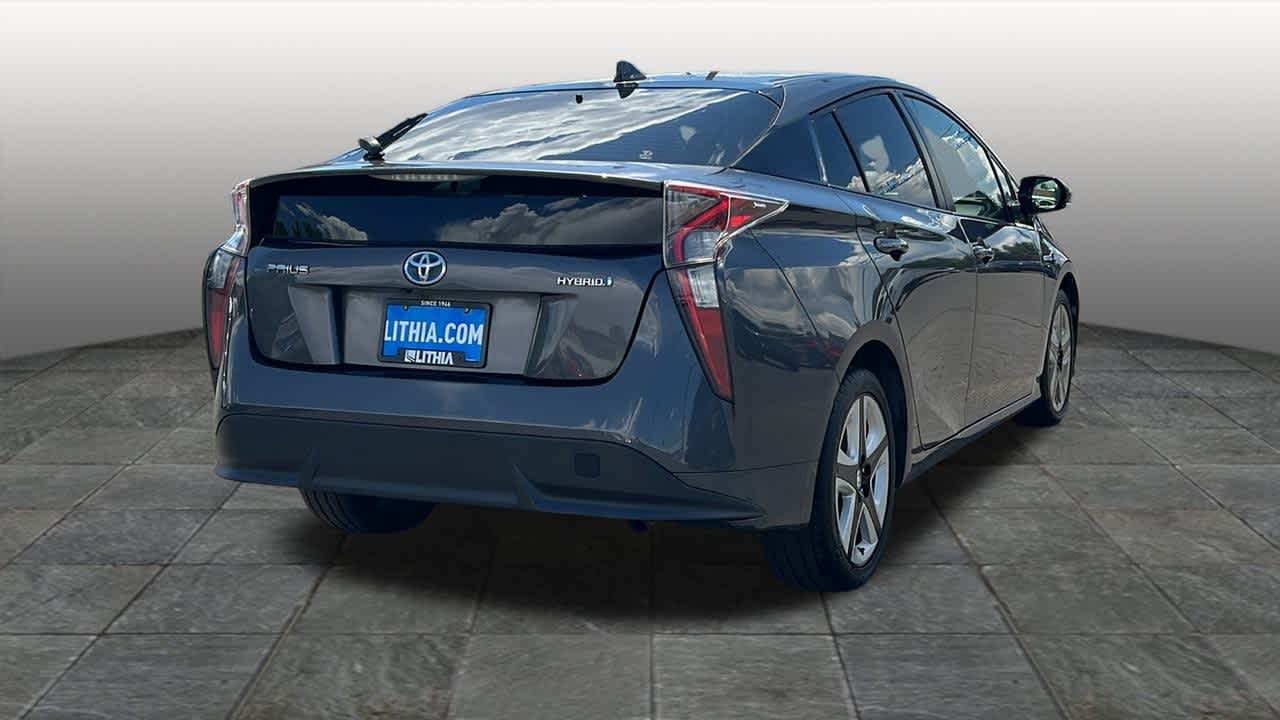 Thumbnail: 2017 Toyota Prius - 5