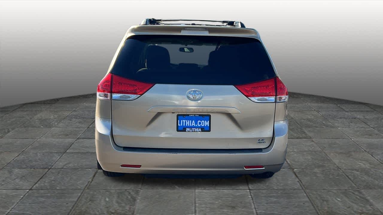 Thumbnail: 2011 Toyota Sienna - 6